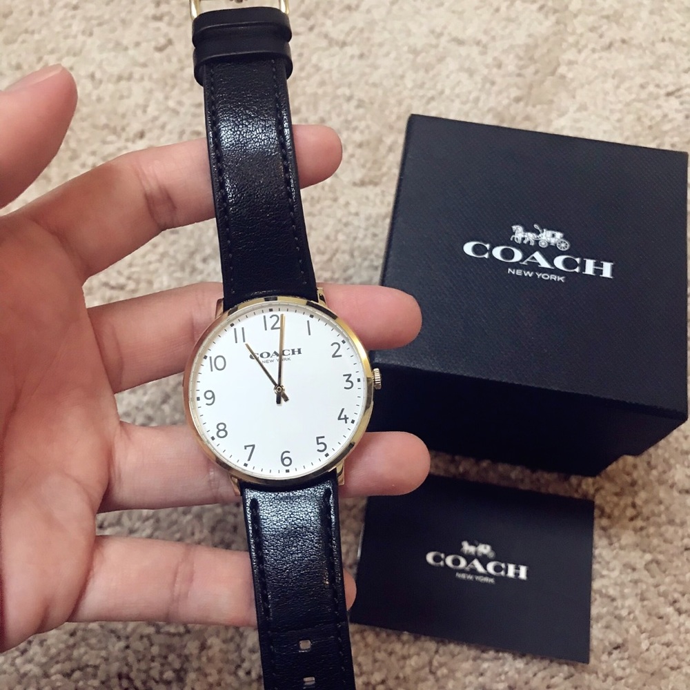 💯 Authentic Coach Watch - Picture 2 of 4